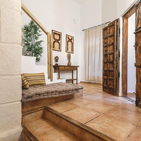 Exotic Little Palace City Center Alicante Bagian luar foto