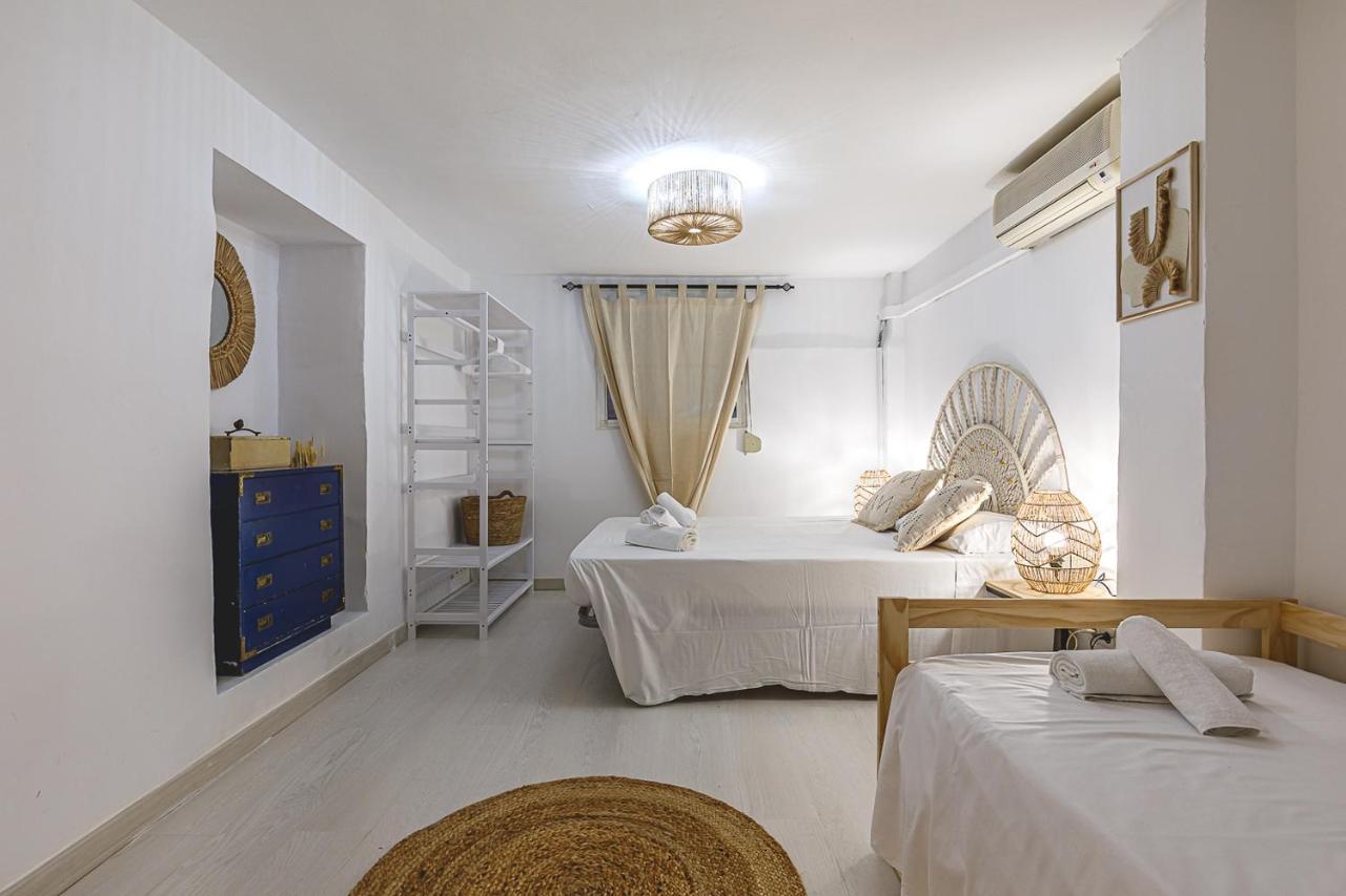 Exotic Little Palace City Center Alicante Bagian luar foto