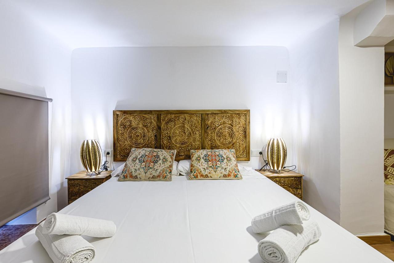 Exotic Little Palace City Center Alicante Bagian luar foto