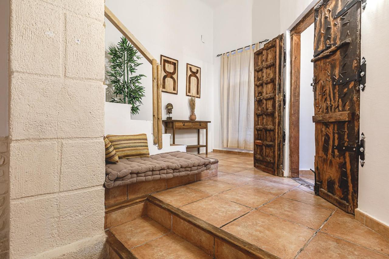 Exotic Little Palace City Center Alicante Bagian luar foto